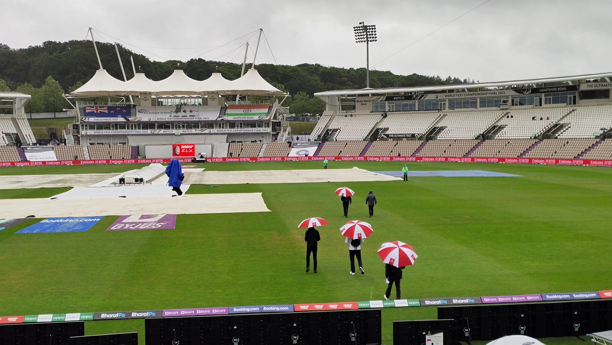 Dinesh Karthik gives weather update from Southampton