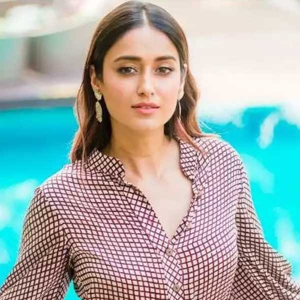 Actress Ileana D Cruz Taking Doctors Treatment viral photos 