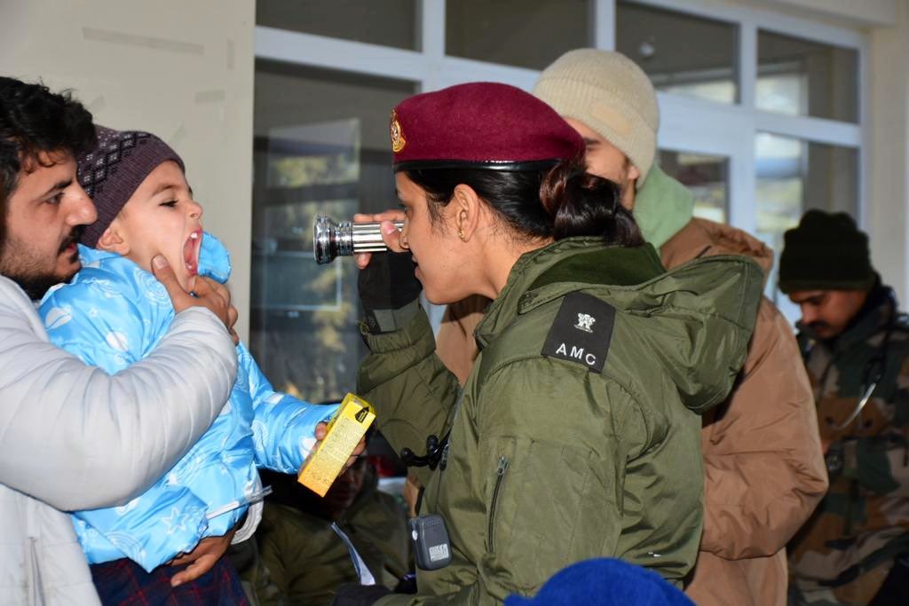 Turkey Woman hug indian woman officer to thank for save her